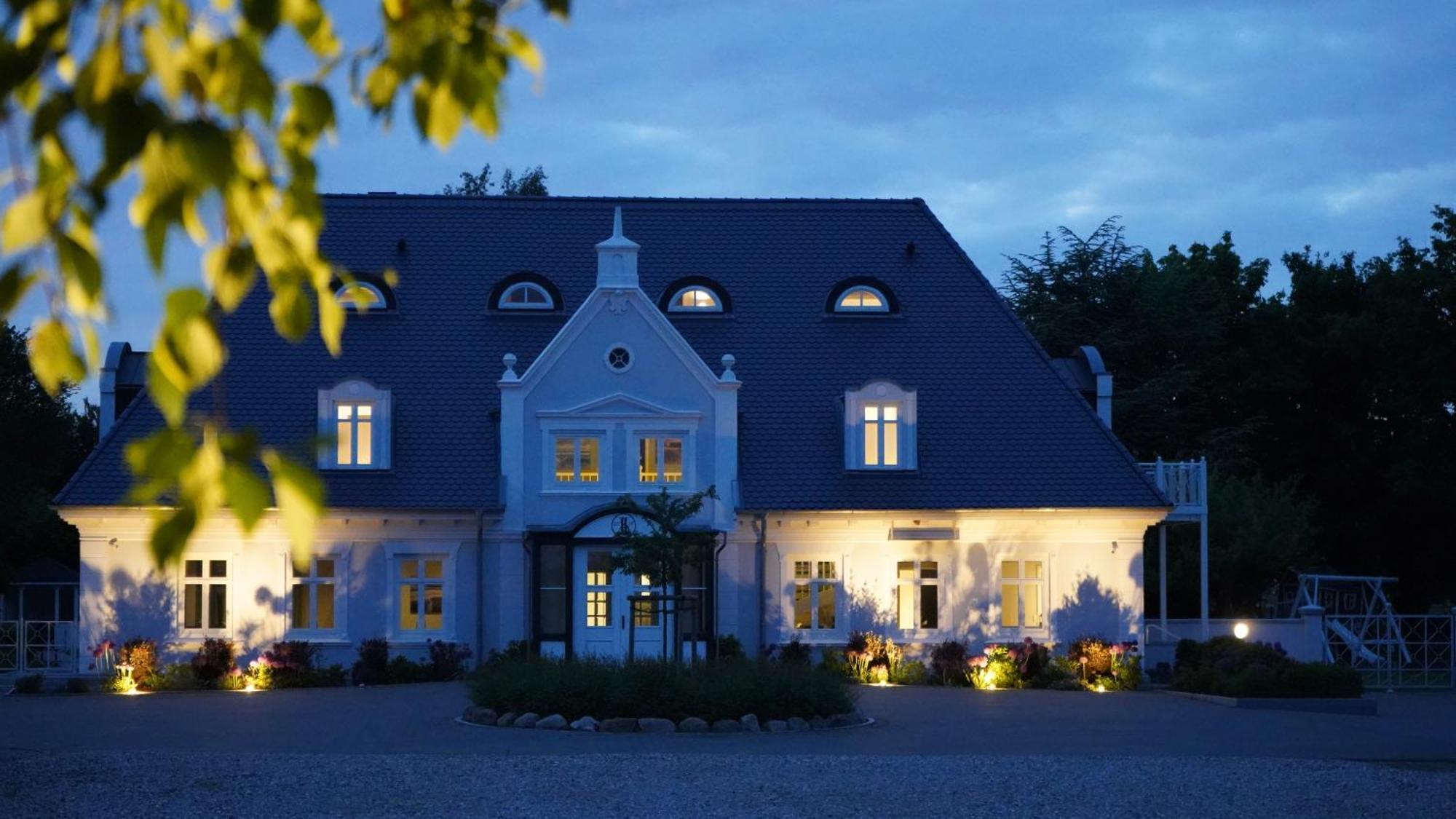 فندق Landhaus Luetjenhof Großenbrode المظهر الخارجي الصورة